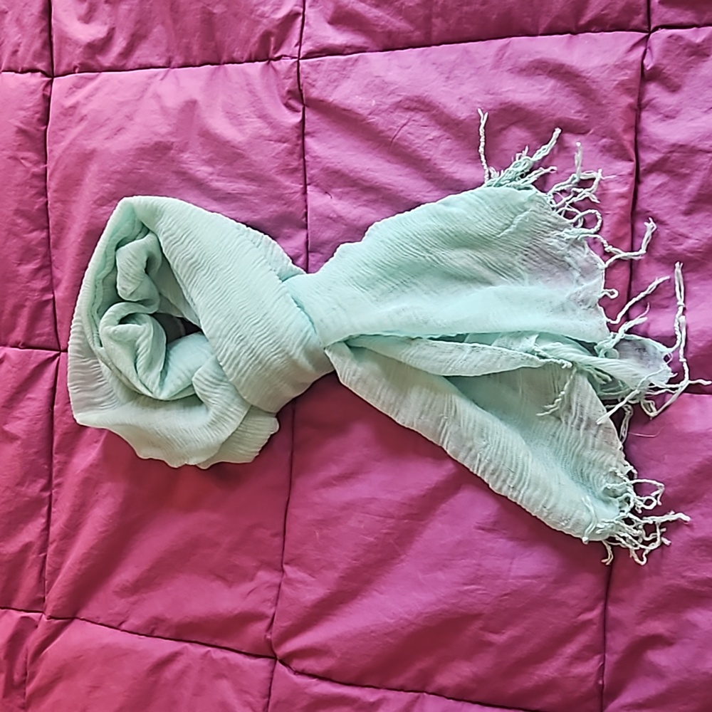 Sheer, Lightweight, Pastel, Mint Green Crinkled Avon Fringed Scarf / Wrap